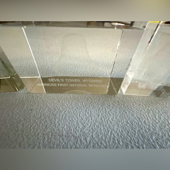 Bundle of 4 Landmark Glass figurine paperweight - slight chips - Picture 2 of 5